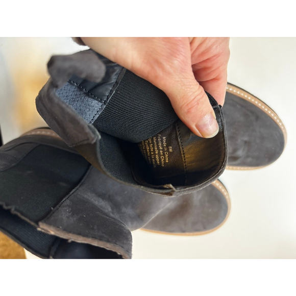 Stylish Gray Ankle Boots for Women - Picture 3 of 5